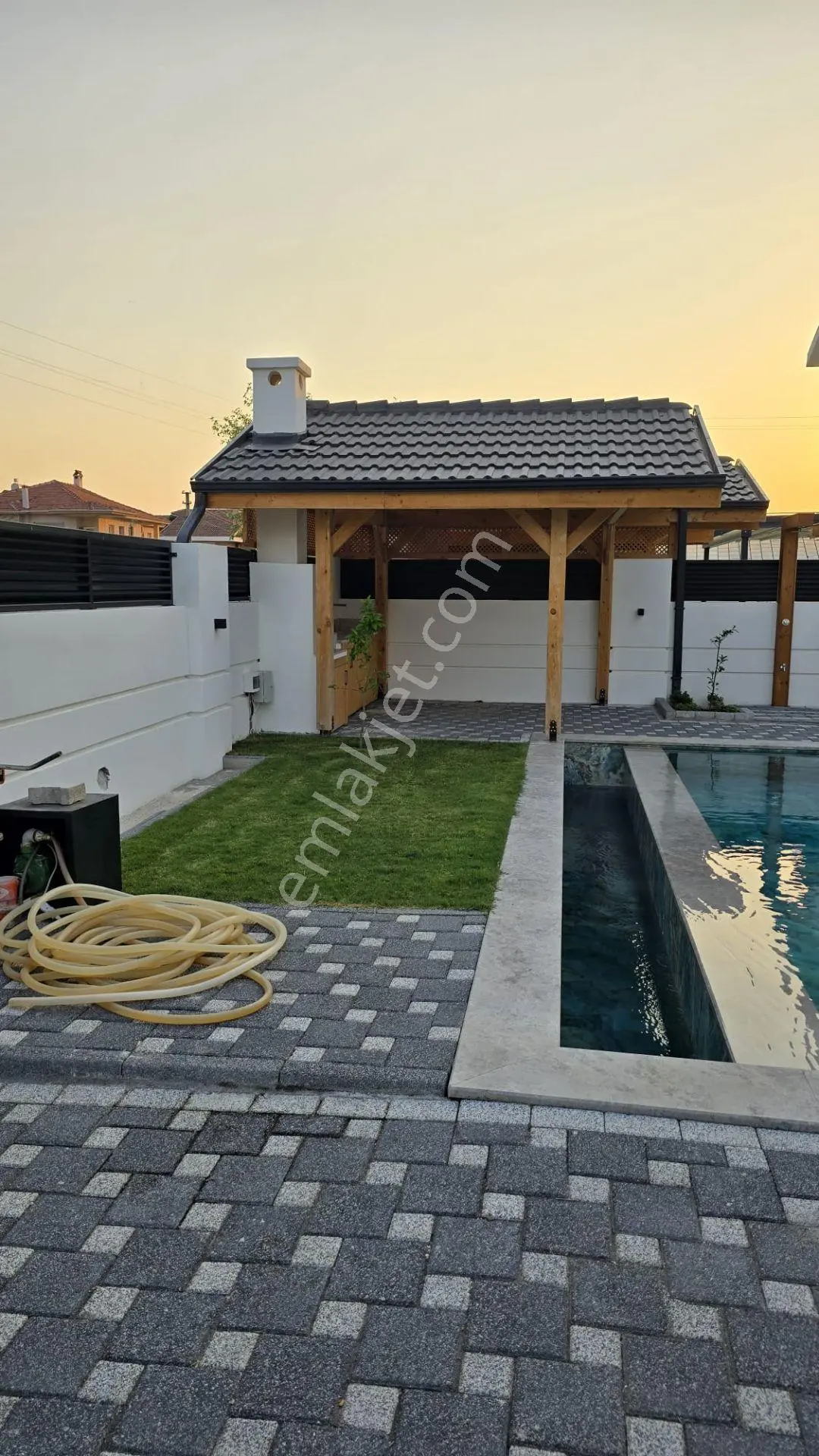 Stop'tan Sahil Kordona Yakın Kiralık Havuzlu Lüx Villa - Görsel 5