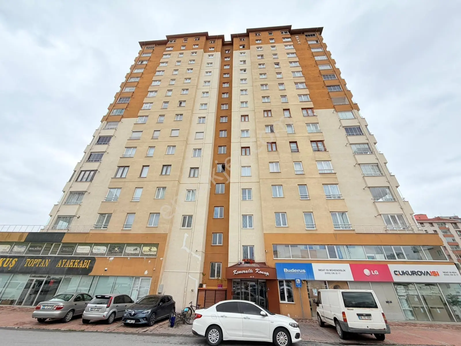 Kayserinin Merkezinde Güllük Mahallesinde Satılık 3+1 Daire