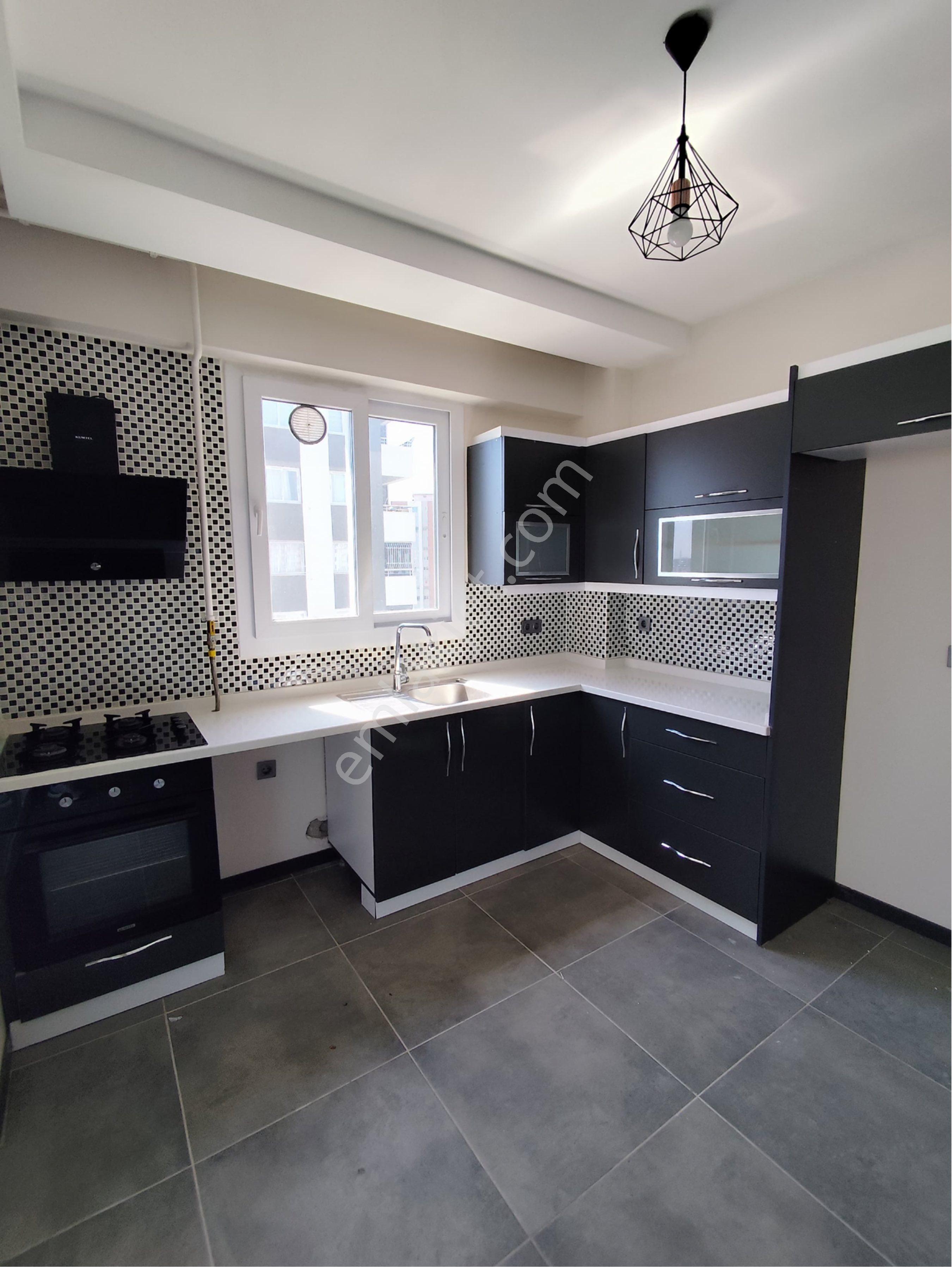 Aydınlar Mahallesinde 7/24 Güvenlikli Site İçerisinde 3+1 Geniş Kiralık Daire!
