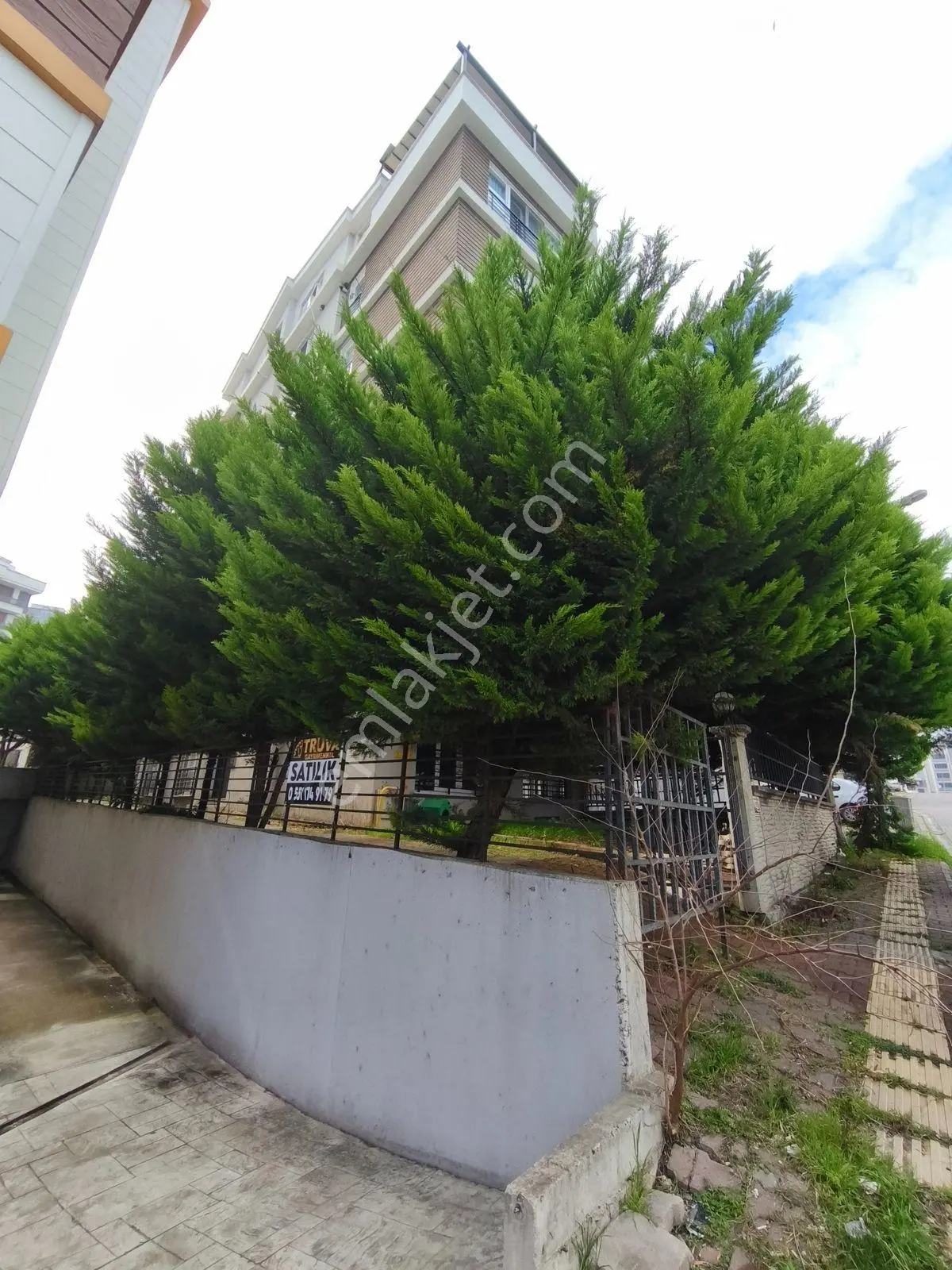 Truva/nazım Demirci'den Tramvay Altında Kiralık 1+1 Eşyalı Daire - Görsel 8