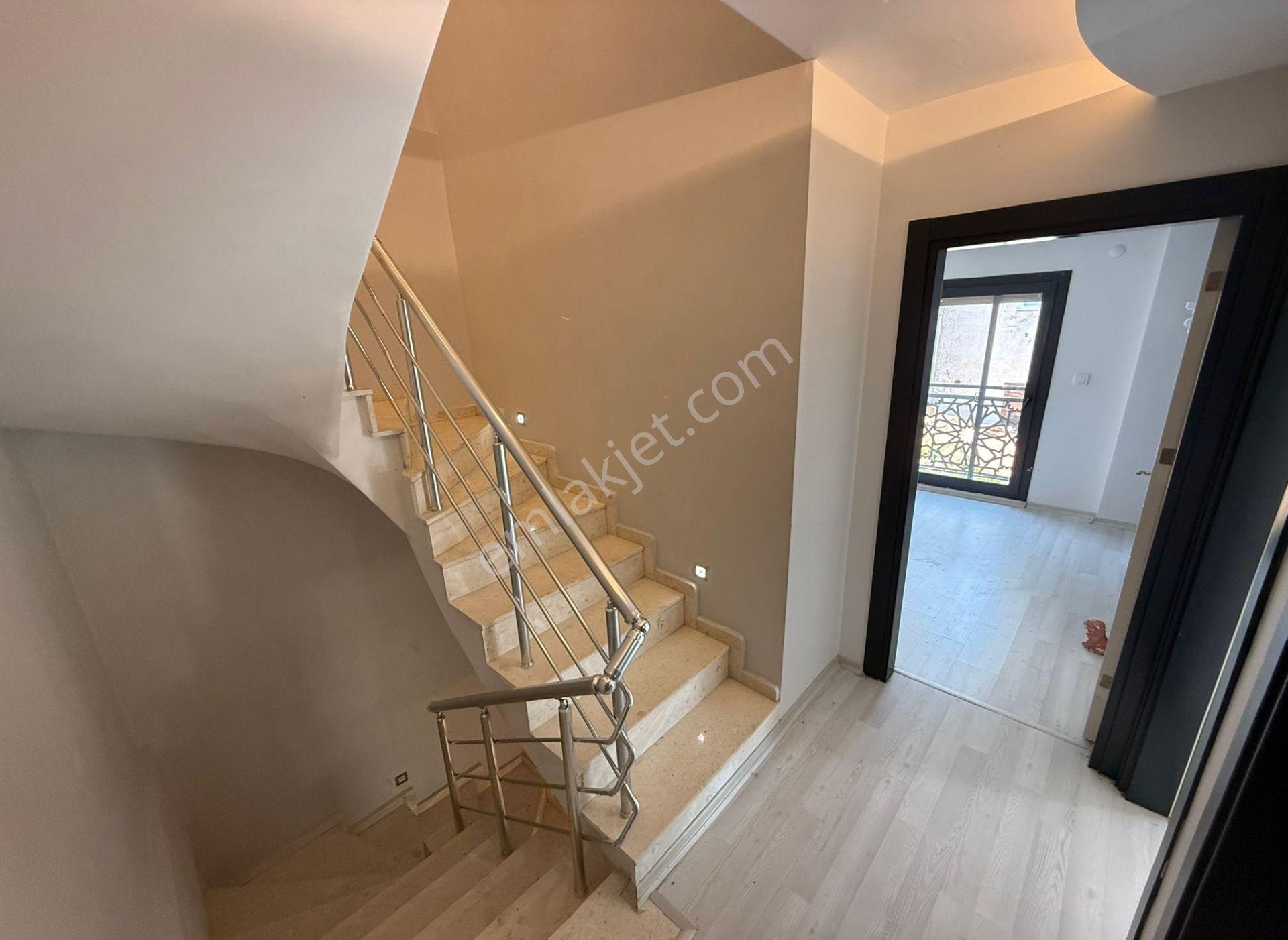 Menderes Turyap'tan Barbaros Mh. 4+1 Müstakil Bahçeli Villa - Görsel 8