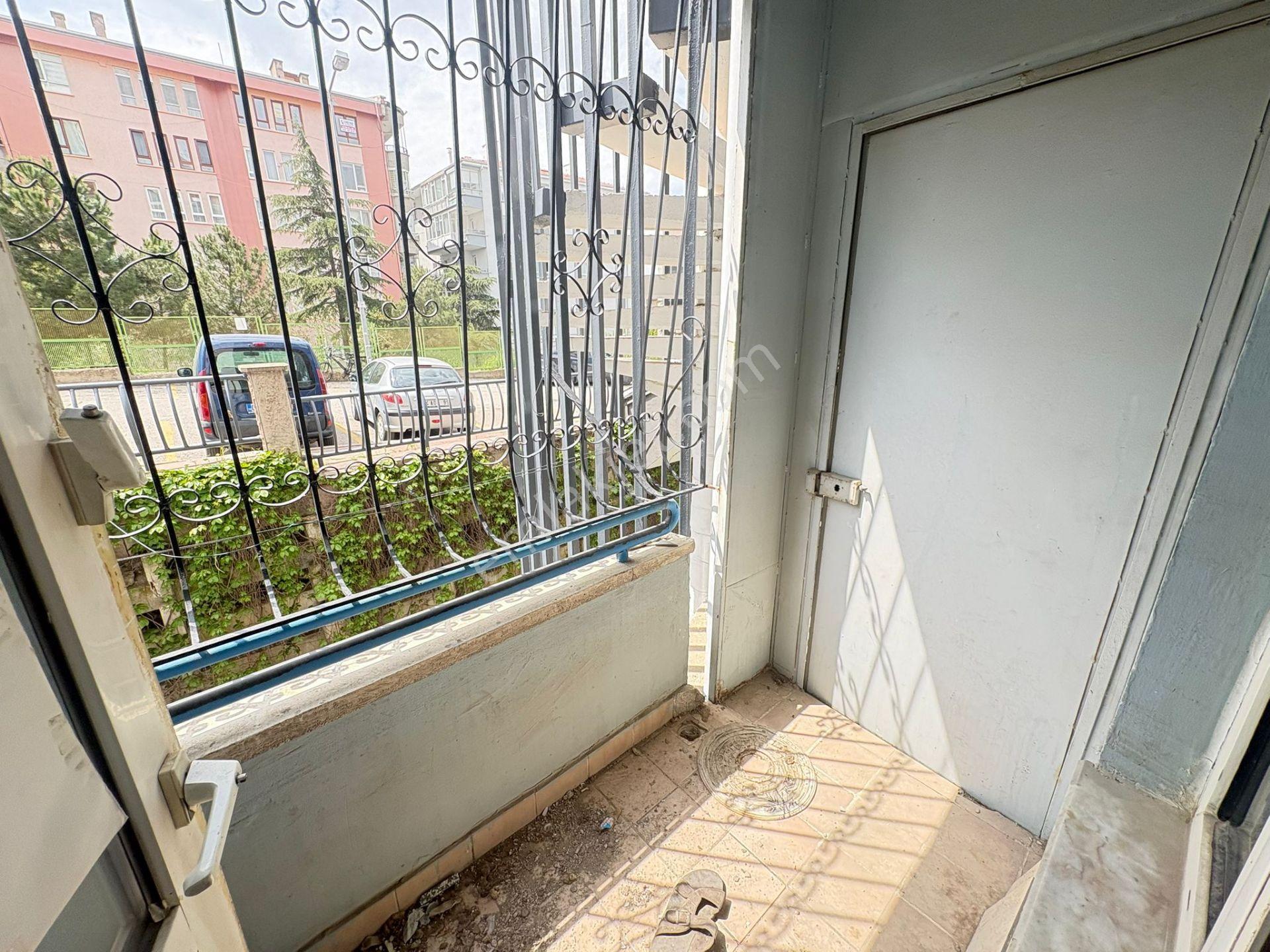 Göral Emlak 2+1 Boş Polis Evi Arkası Vadi Bilokların Da Orta Kat Dikmen Vadisi Manzaralı - Görsel 17