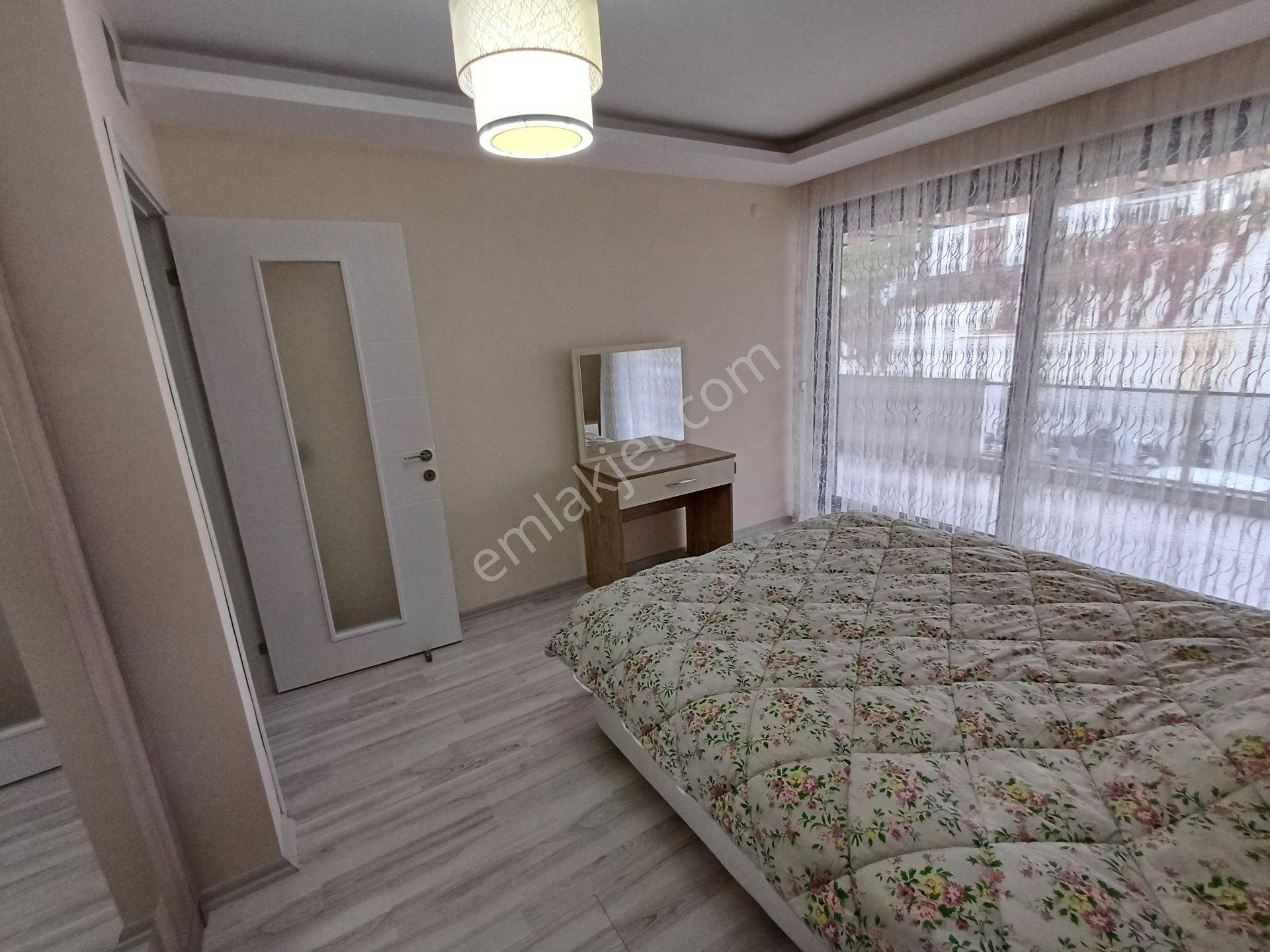 Kuşadası Merkeze Yakın Ful Eşyalı Yıllık Kiralık Dubleks Daire - Görsel 18