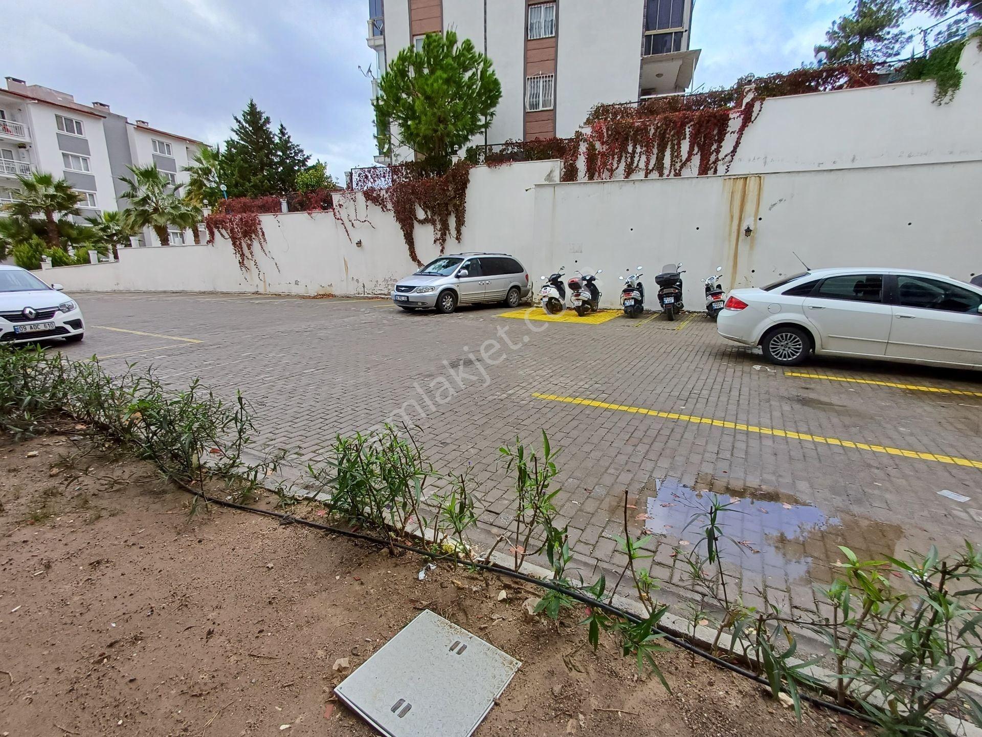 Kuşadası Merkeze Yakın Ful Eşyalı Yıllık Kiralık Dubleks Daire - Görsel 28
