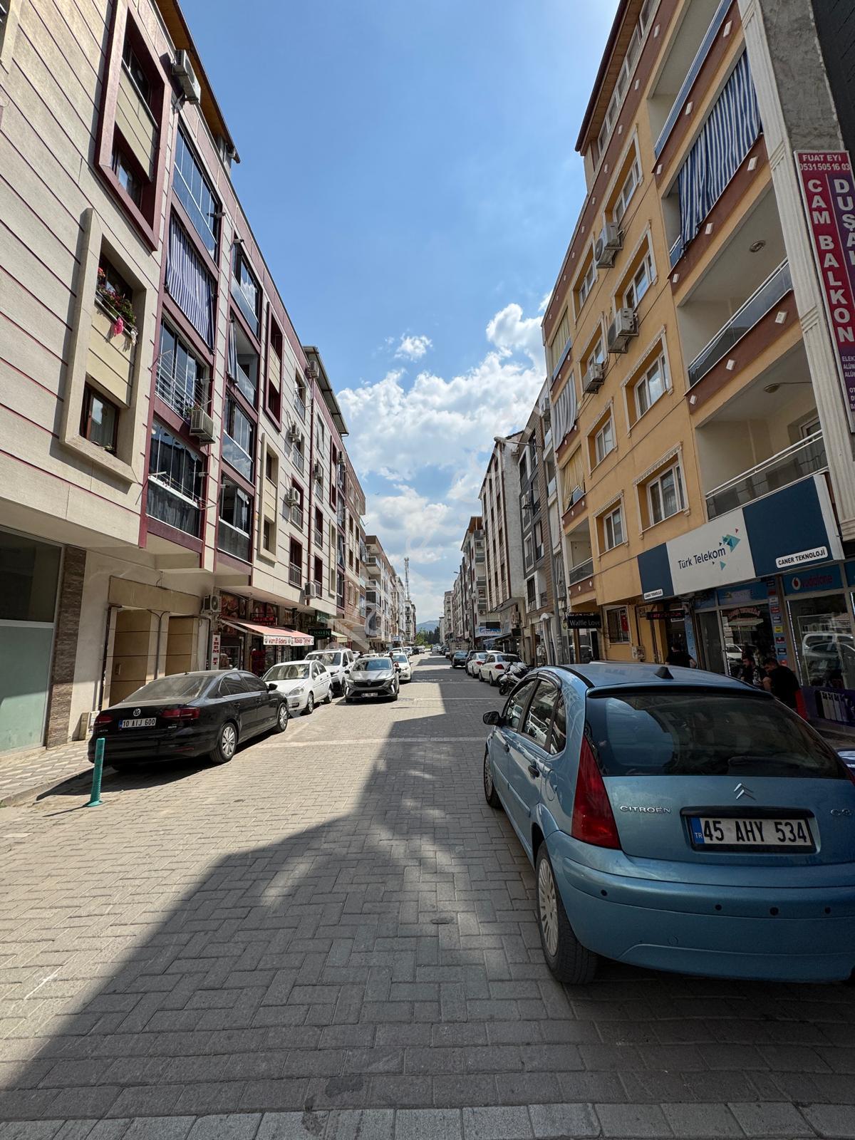 Zeki Emlak'tan Muradiye'de Caddeye Yakın Kiralık İşyeri - Görsel 20