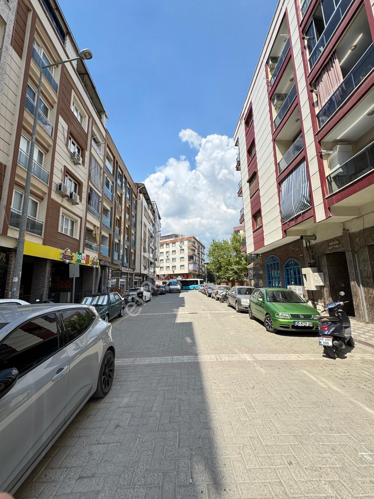 Zeki Emlak'tan Muradiye'de Caddeye Yakın Kiralık İşyeri - Görsel 24