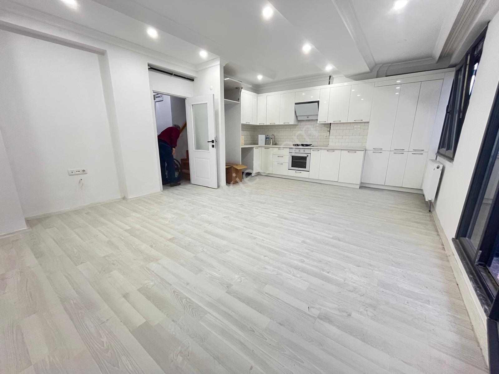 Loft'tan Gültepe Mah4+2 155m2 Metrobüse Yakın Satılık Dublex Daire
