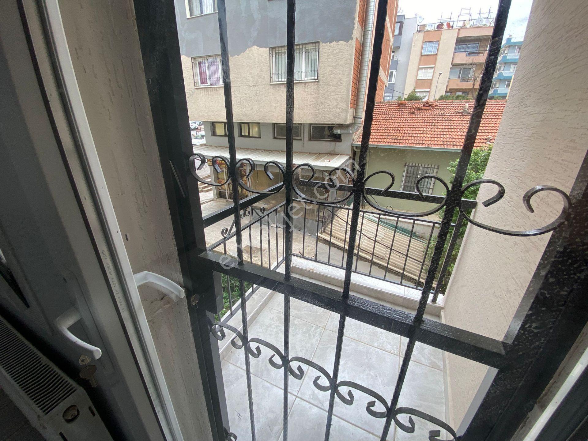 Acill Buca İşçievleri Yiğitler Mah.de 3+1 130m2 Dgazlı Arakat Full Tadilatlı Satılık Daire - Görsel 34