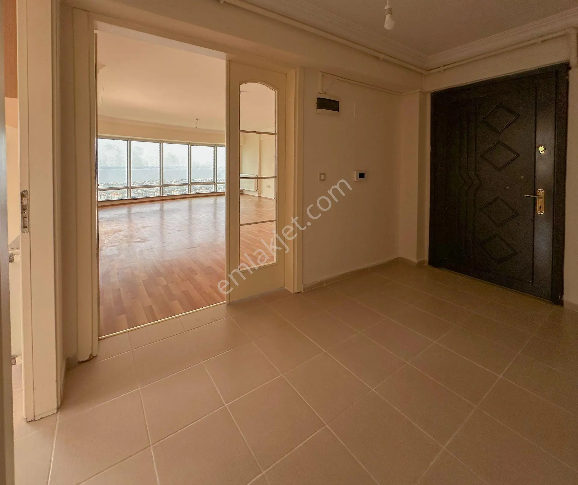 İzmir Narlıdere Narlı Mah. Deniz Manzaralı 156 M2 3+1 Daire