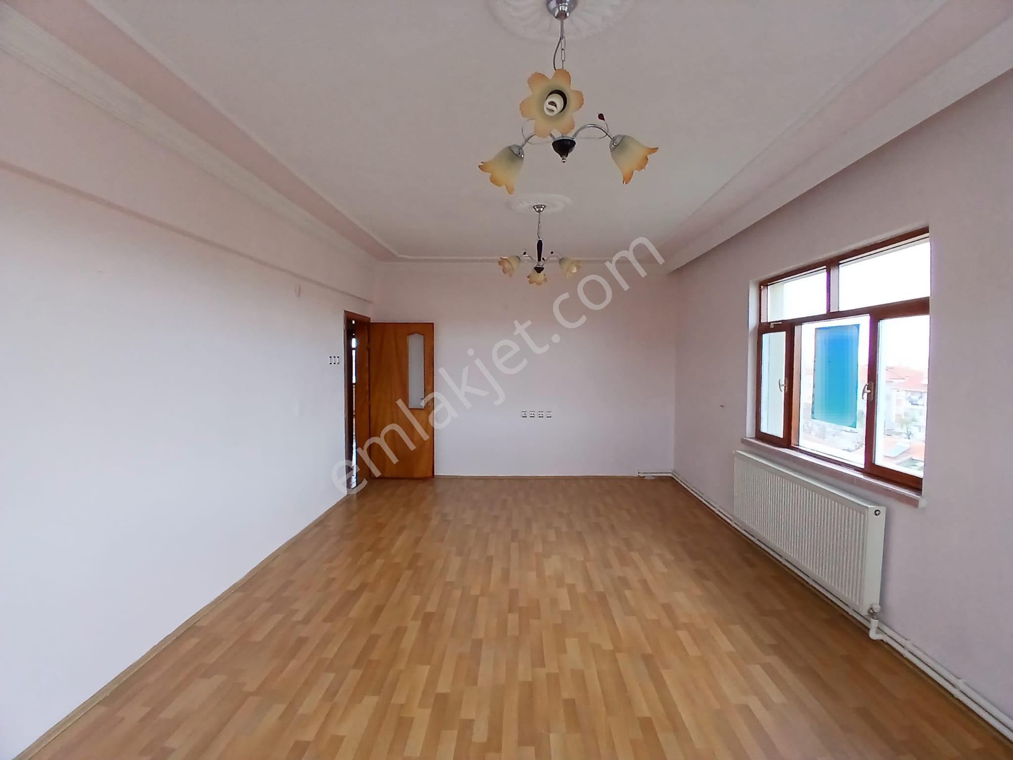 Akçay Emlak'tan Akşehir Koşuyolu Civarında Kiralık Geniş 3+1 Daire - Görsel 26