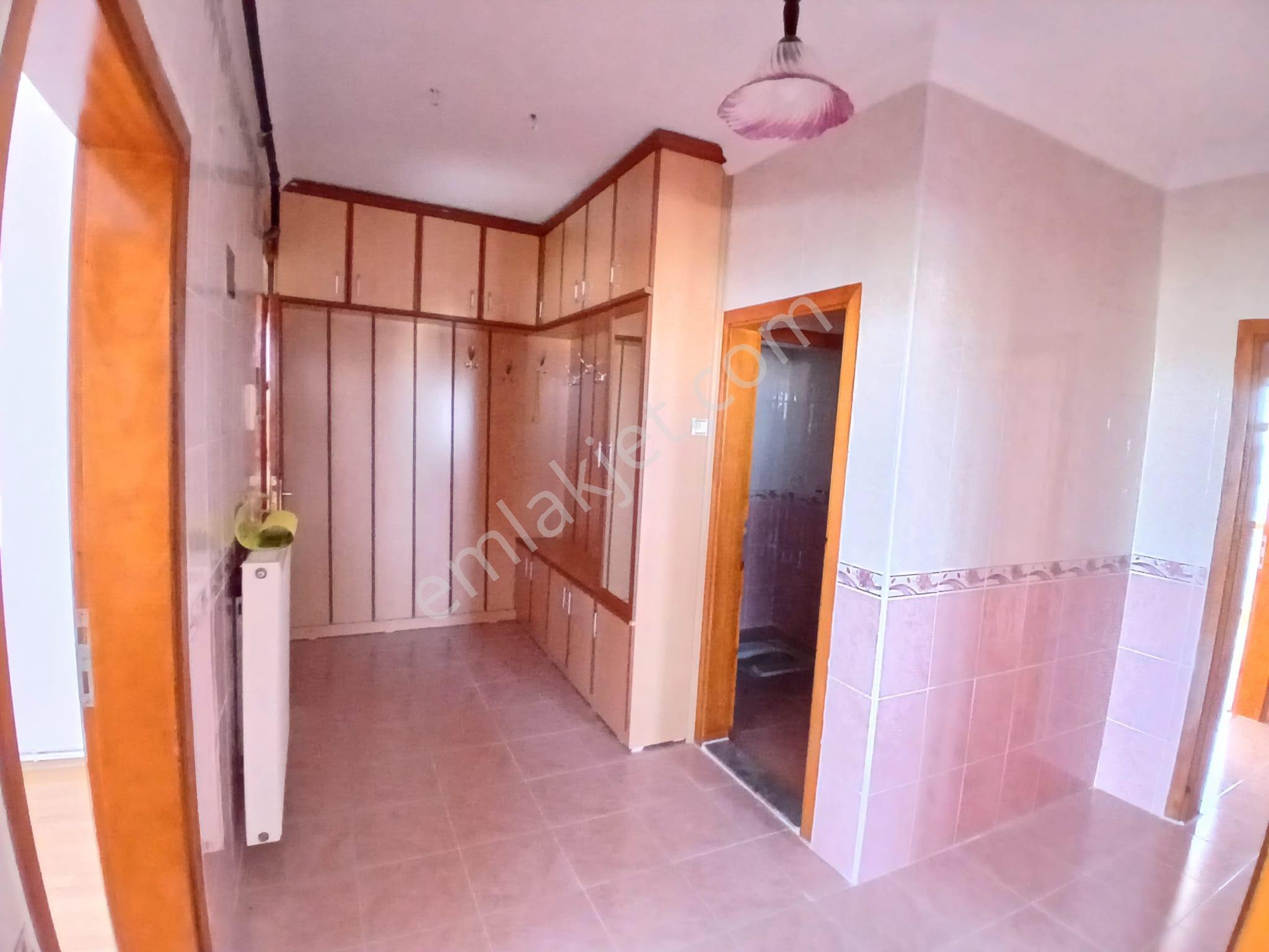 Akçay Emlak'tan Akşehir Koşuyolu Civarında Kiralık Geniş 3+1 Daire - Görsel 19