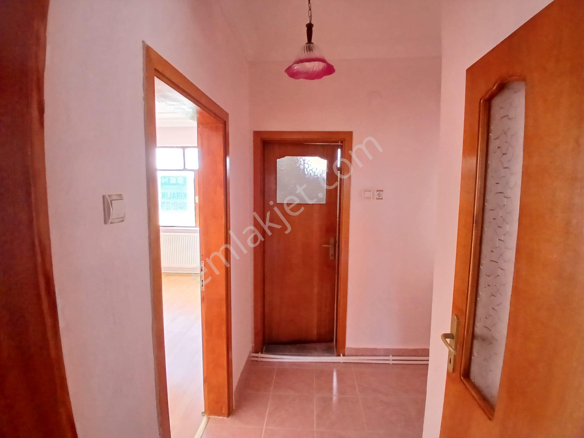 Akçay Emlak'tan Akşehir Koşuyolu Civarında Kiralık Geniş 3+1 Daire - Görsel 17