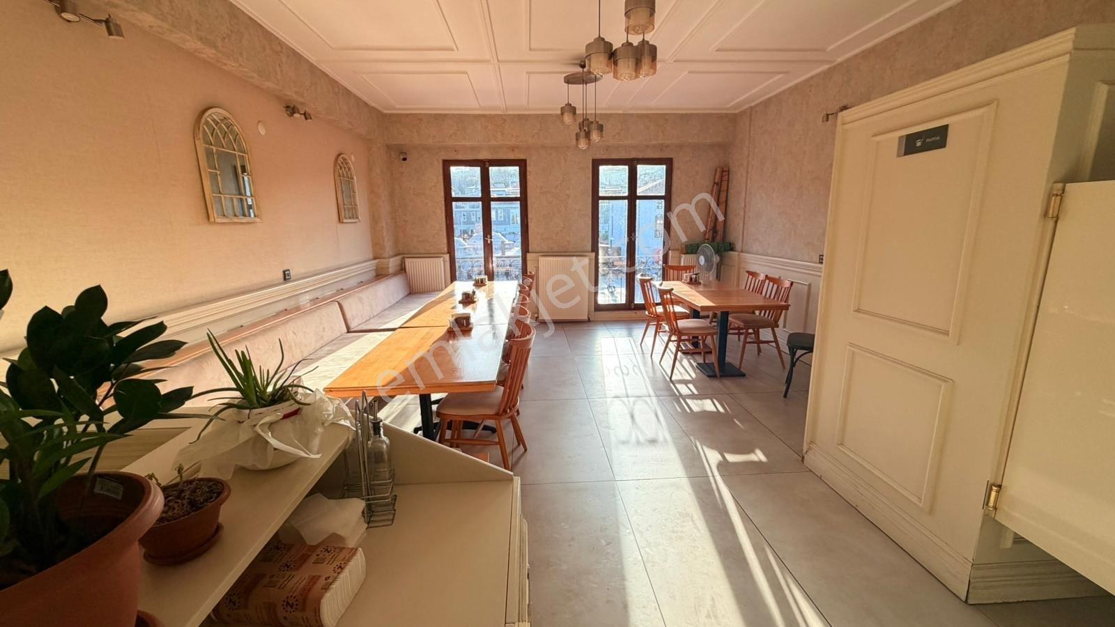 Bulut Emlaktan Saathane Meydanında Devren Kiralık Restoran - Görsel 25