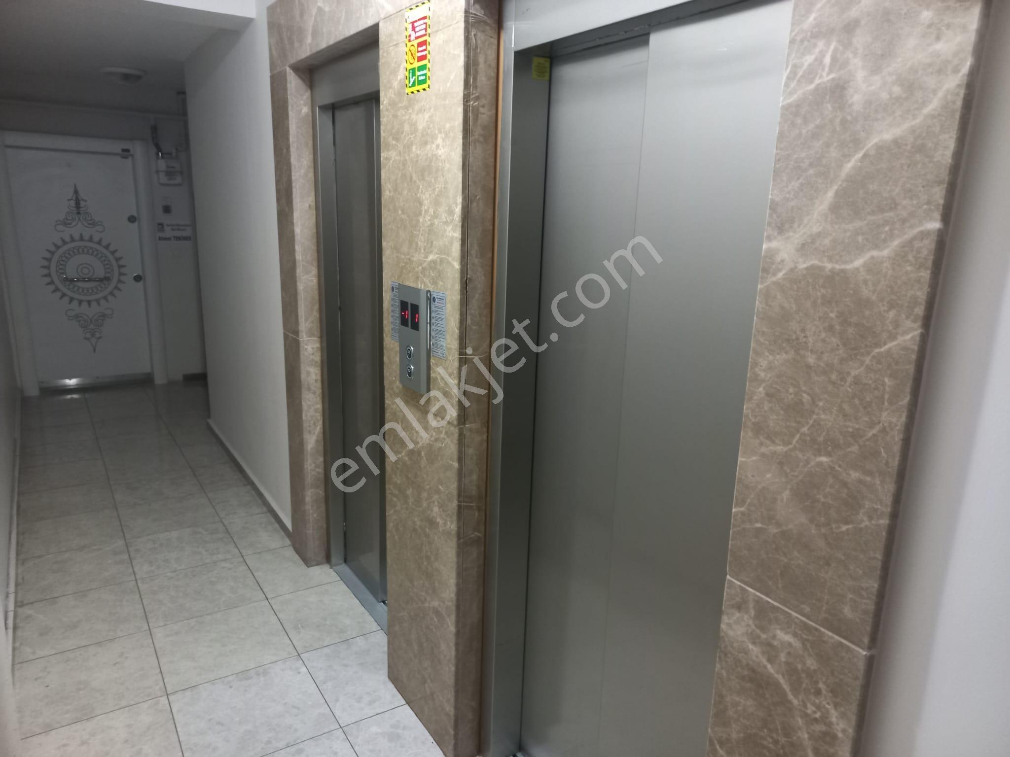 Maltepe Çarşı Merkezi Konumda Kapalı Otopark 3+1 İskanlı 120 M2 - Görsel 22