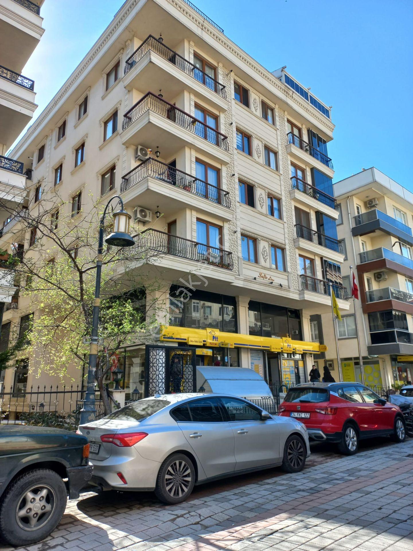 Maltepe Çarşı Merkezi Konumda Kapalı Otopark 3+1 İskanlı 120 M2