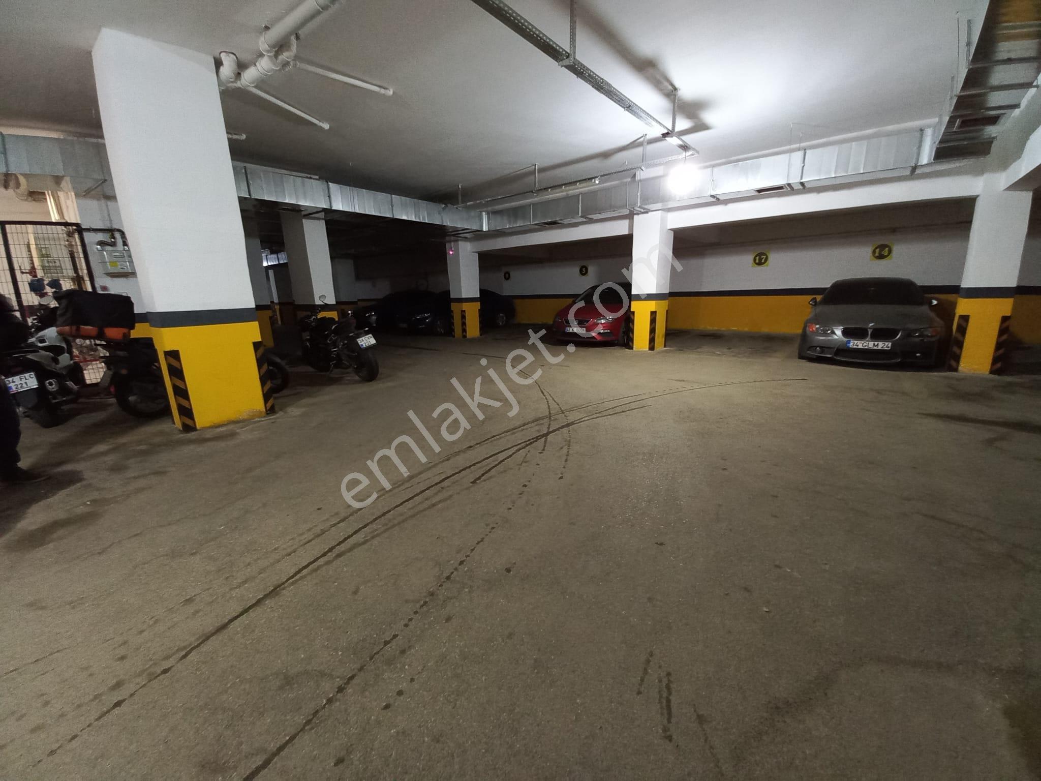 Maltepe Çarşı Merkezi Konumda Kapalı Otopark 3+1 İskanlı 120 M2 - Görsel 28