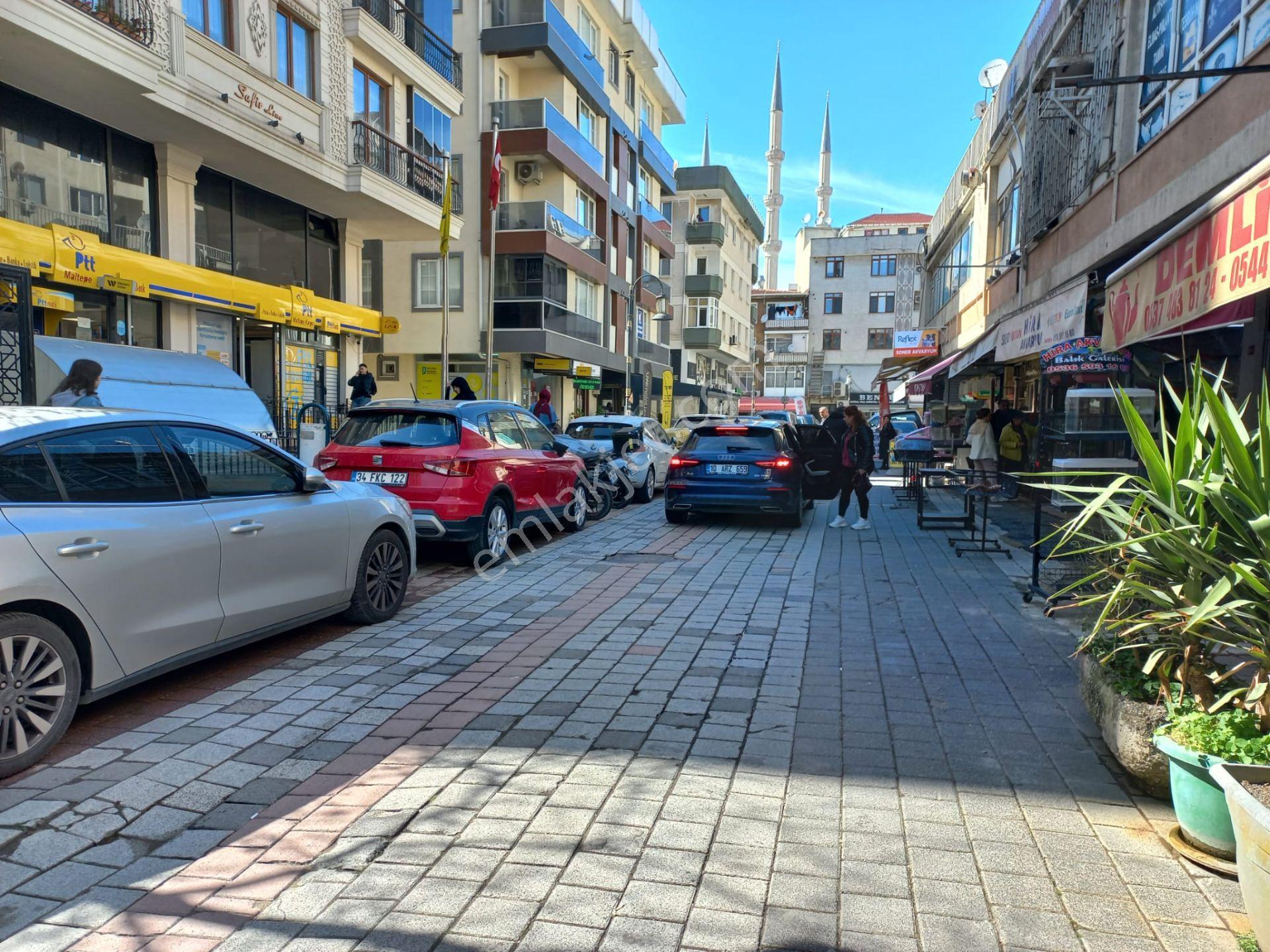 Maltepe Çarşı Merkezi Konumda Kapalı Otopark 3+1 İskanlı 120 M2 - Görsel 32