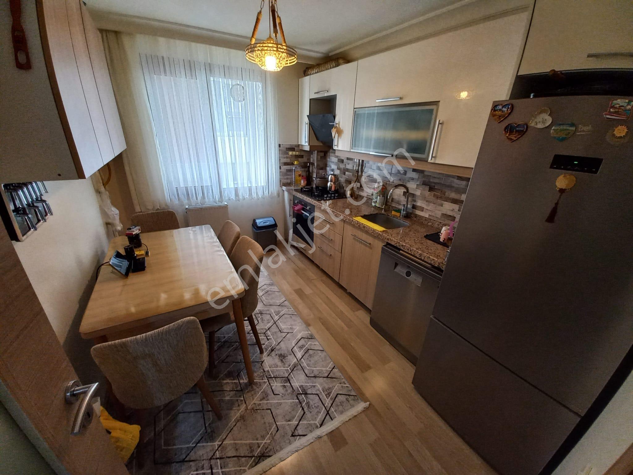 Maltepe Çarşı Merkezi Konumda Kapalı Otopark 3+1 İskanlı 120 M2 - Görsel 7