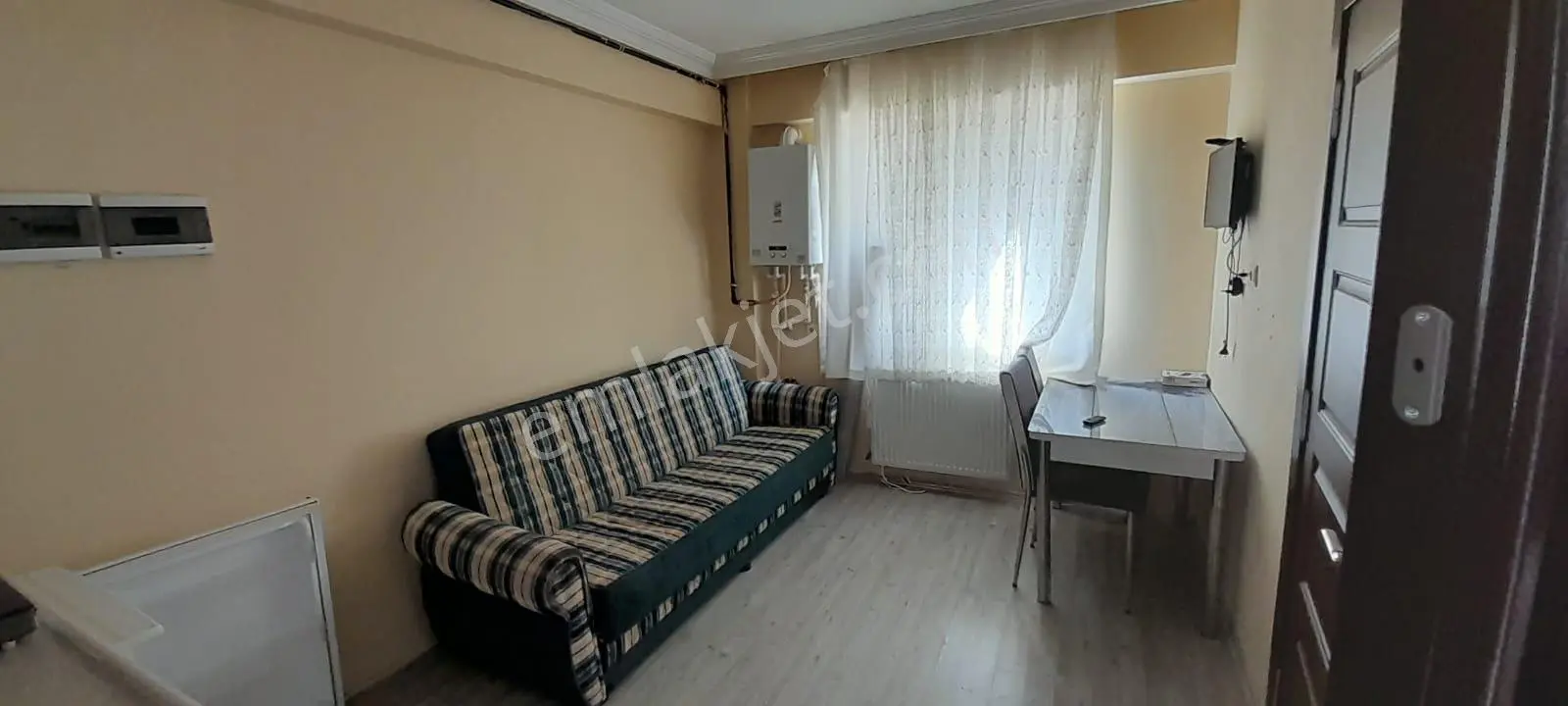 Ender Uysal Gayrimenkulden Asmalıevlerde 1+1 Uygun Apart.