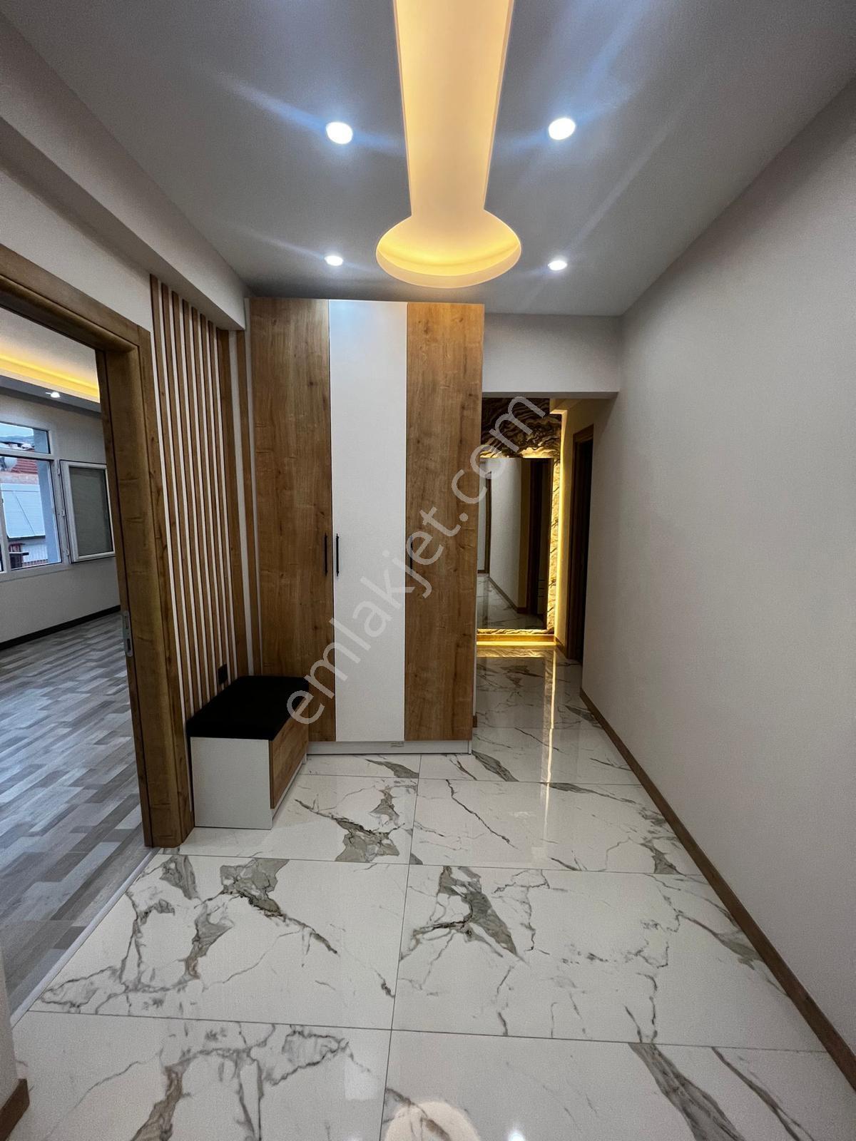 Akbay Gayrimenkul'den 3+1 Merkezi Konumda Kiralık Daire - Görsel 2