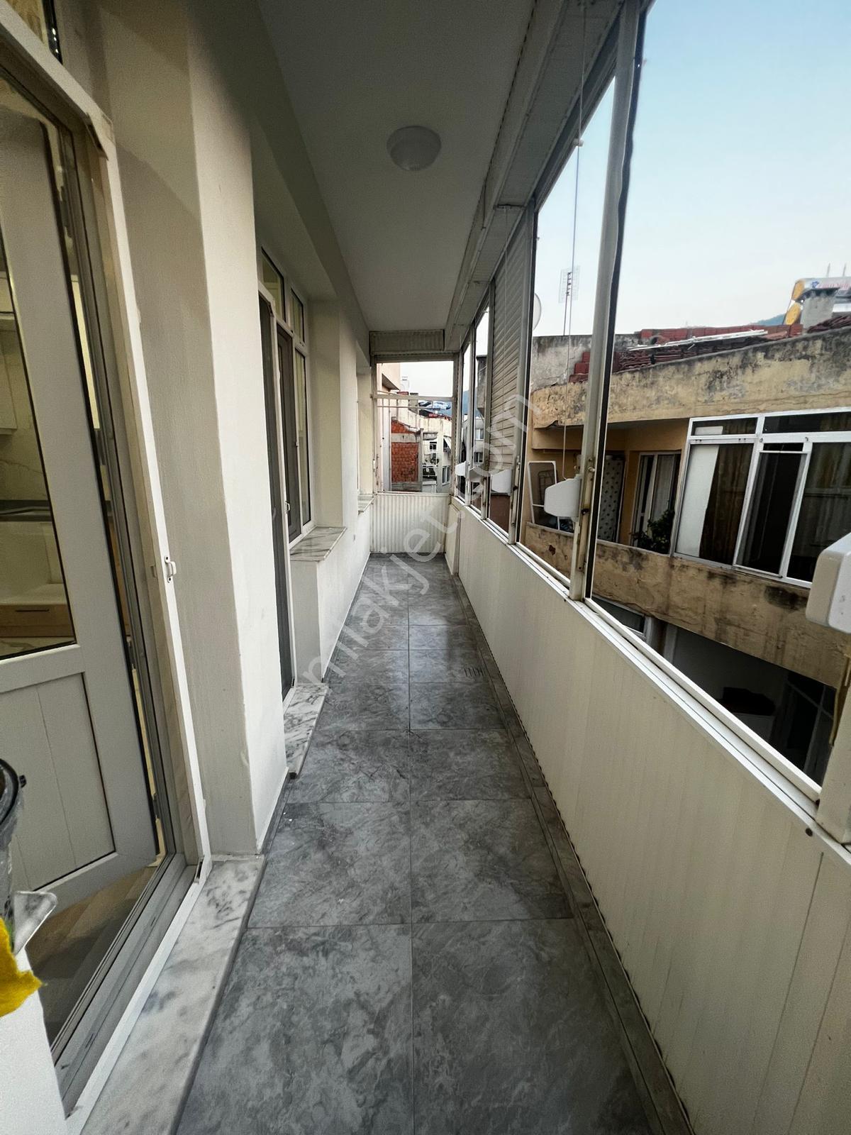 Akbay Gayrimenkul'den 3+1 Merkezi Konumda Kiralık Daire - Görsel 35