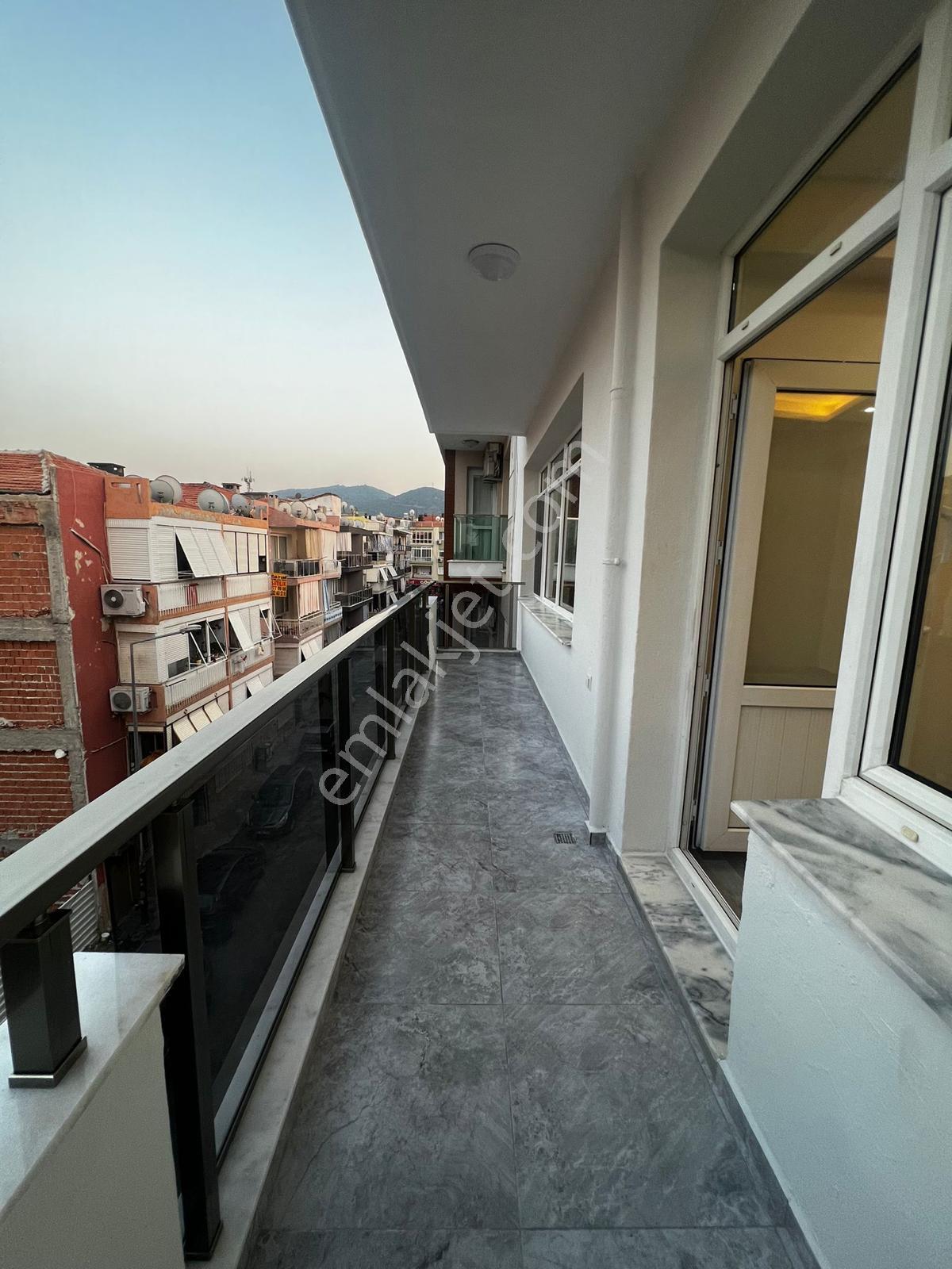 Akbay Gayrimenkul'den 3+1 Merkezi Konumda Kiralık Daire - Görsel 8