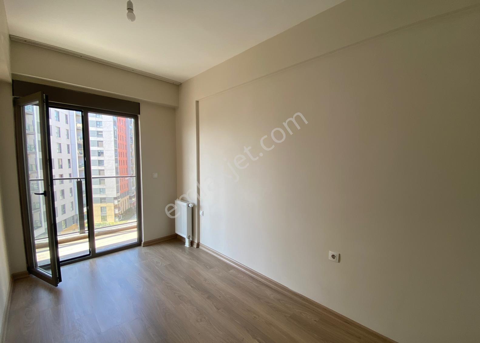 Sur Cadde Üzerinde Kiralık 1+1 Boş Daire - Görsel 4