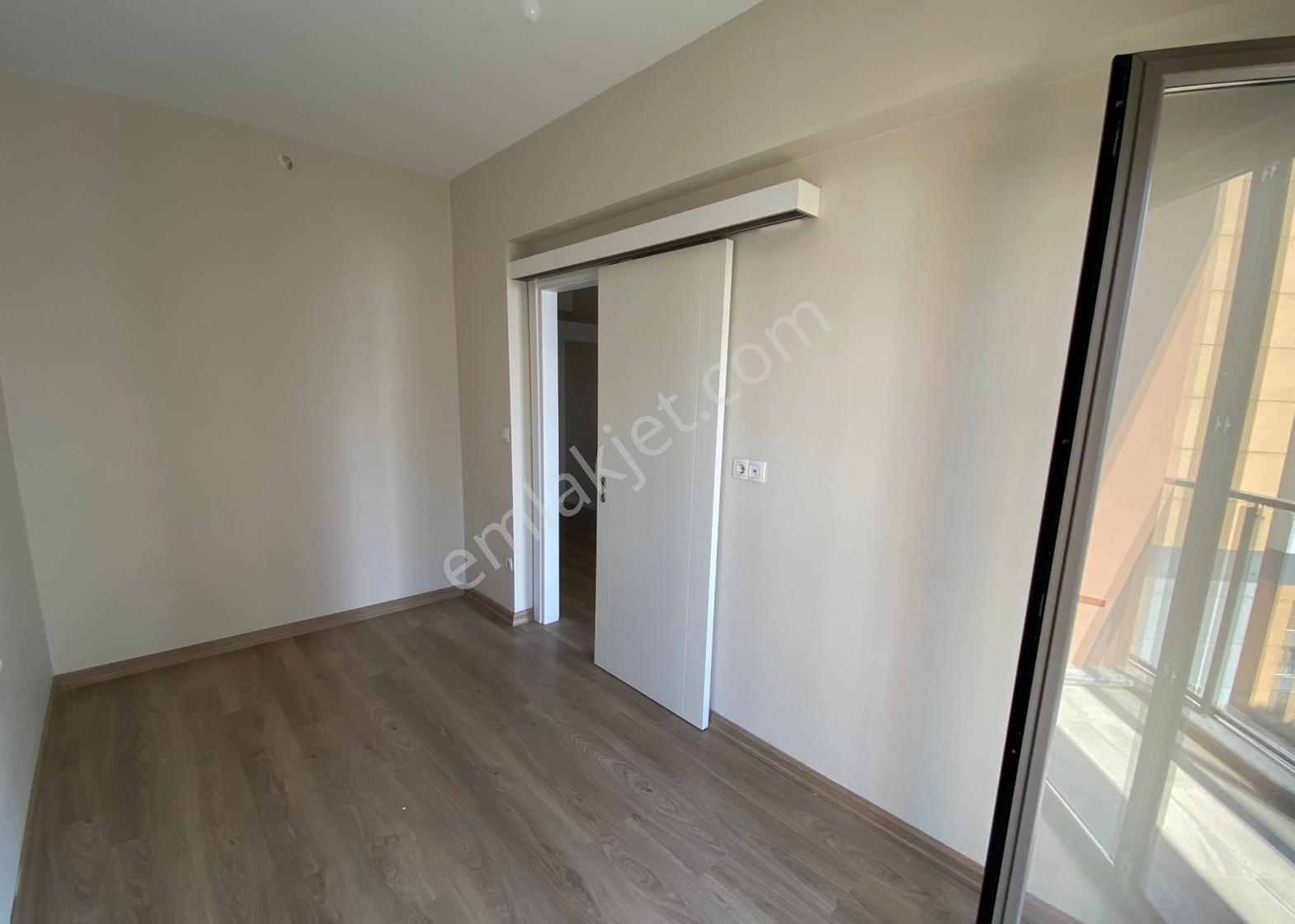 Sur Cadde Üzerinde Kiralık 1+1 Boş Daire - Görsel 14