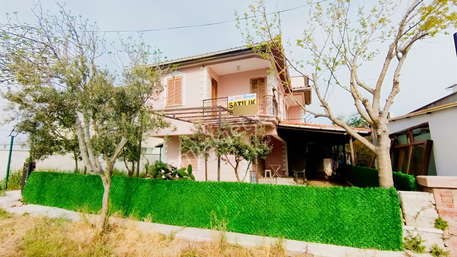 Sarımsaklı Da Denize Sıfır Satılık Villa 3+1 Bahçeli İkiz Villa