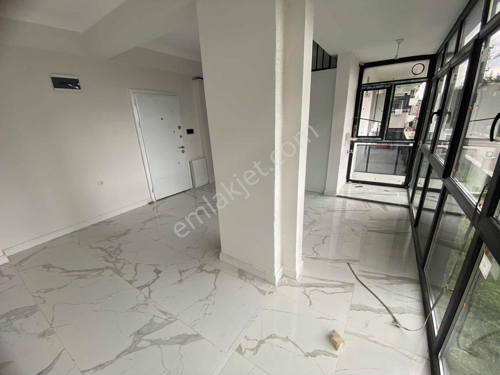 Altınova Merkezi Konumda Kiralık Ofis-daire (ekstra Depolu) - Görsel 3