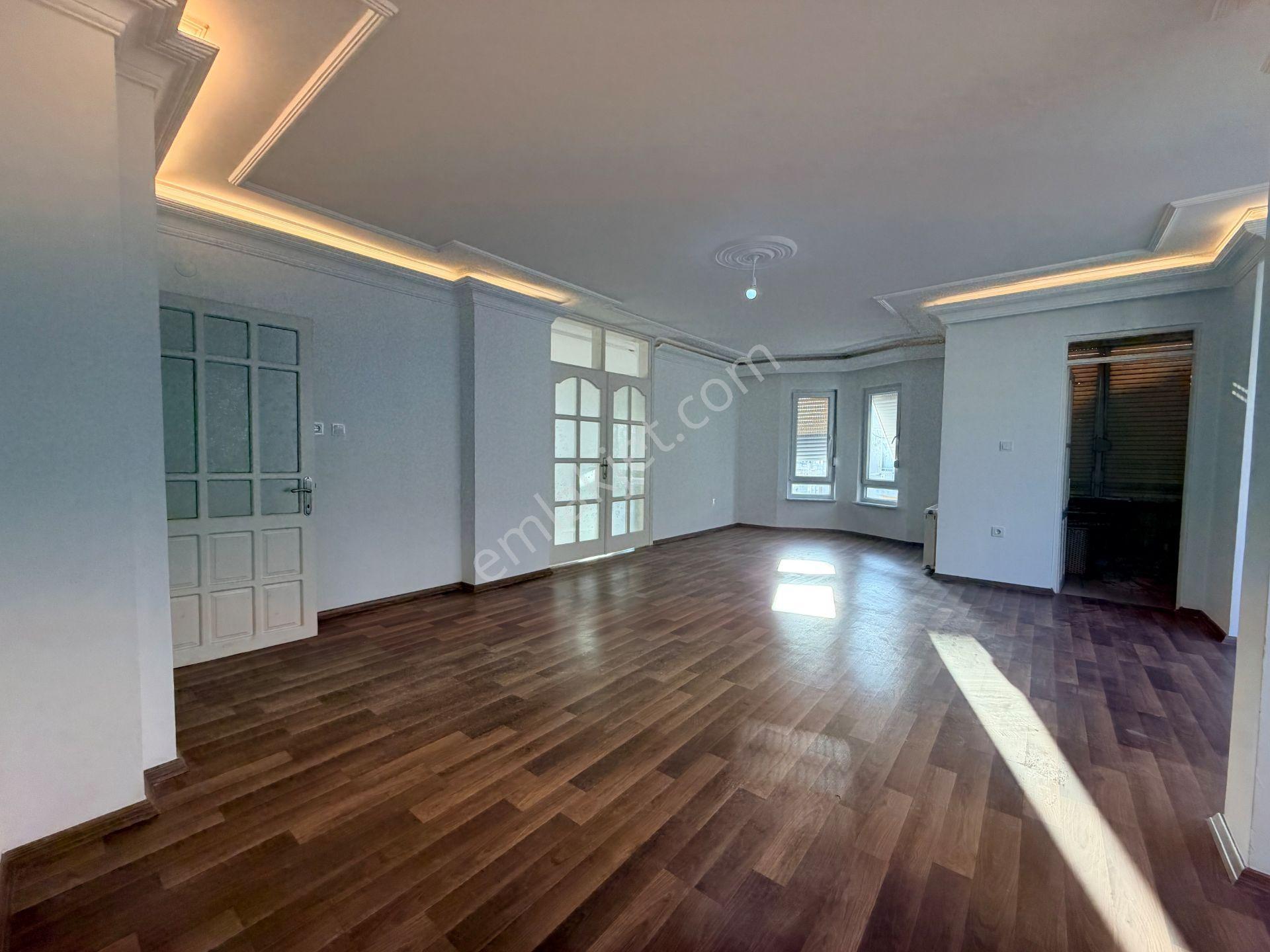 Emlakparktan Saray Mahallesi Hal Kavşağında Düzayak Kiralık 4+1 - Görsel 6