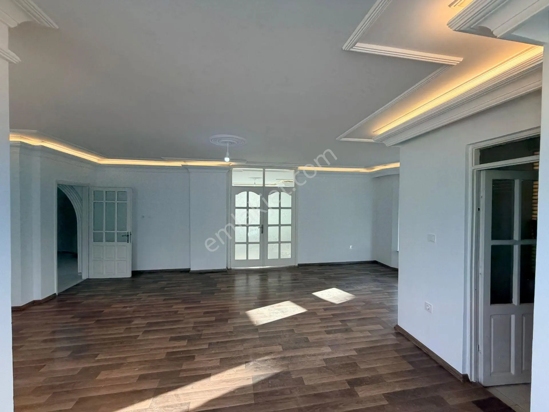 Emlakparktan Saray Mahallesi Hal Kavşağında Düzayak Kiralık 4+1 - Görsel 5