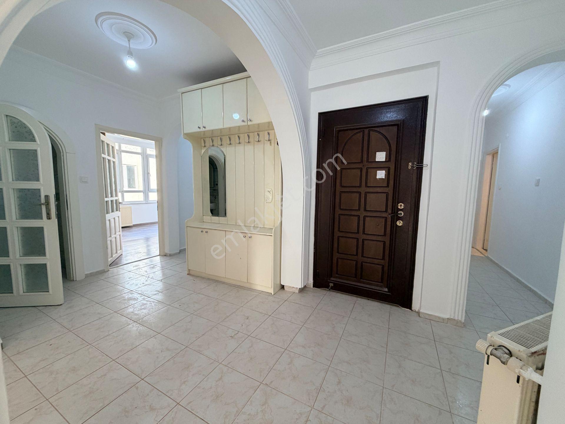 Emlakparktan Saray Mahallesi Hal Kavşağında Düzayak Kiralık 4+1 - Görsel 2