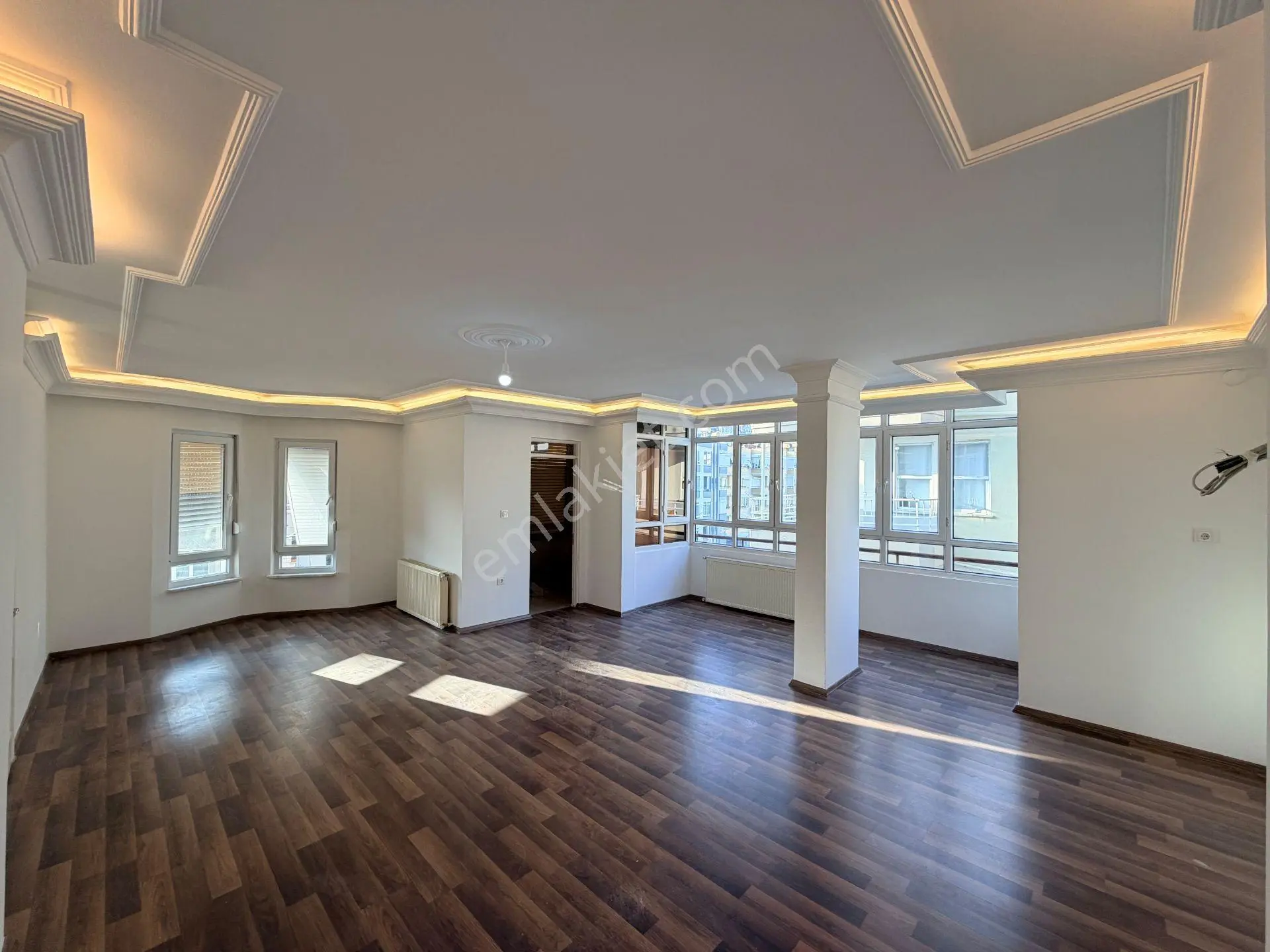 Emlakparktan Saray Mahallesi Hal Kavşağında Düzayak Kiralık 4+1 - Görsel 3