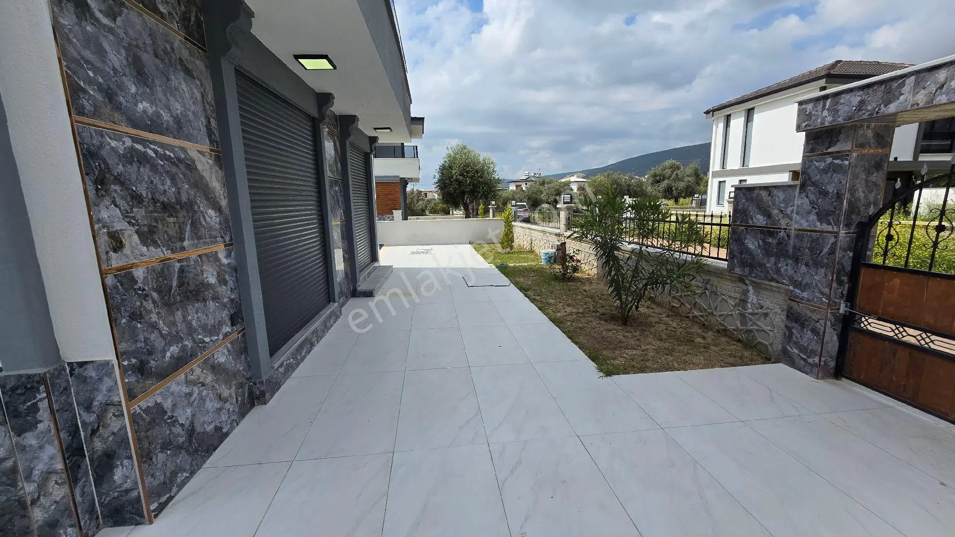 Didim Akbük'de 325 M2 Arsa İçerisinde 4+1 Müstakil - Görsel 3