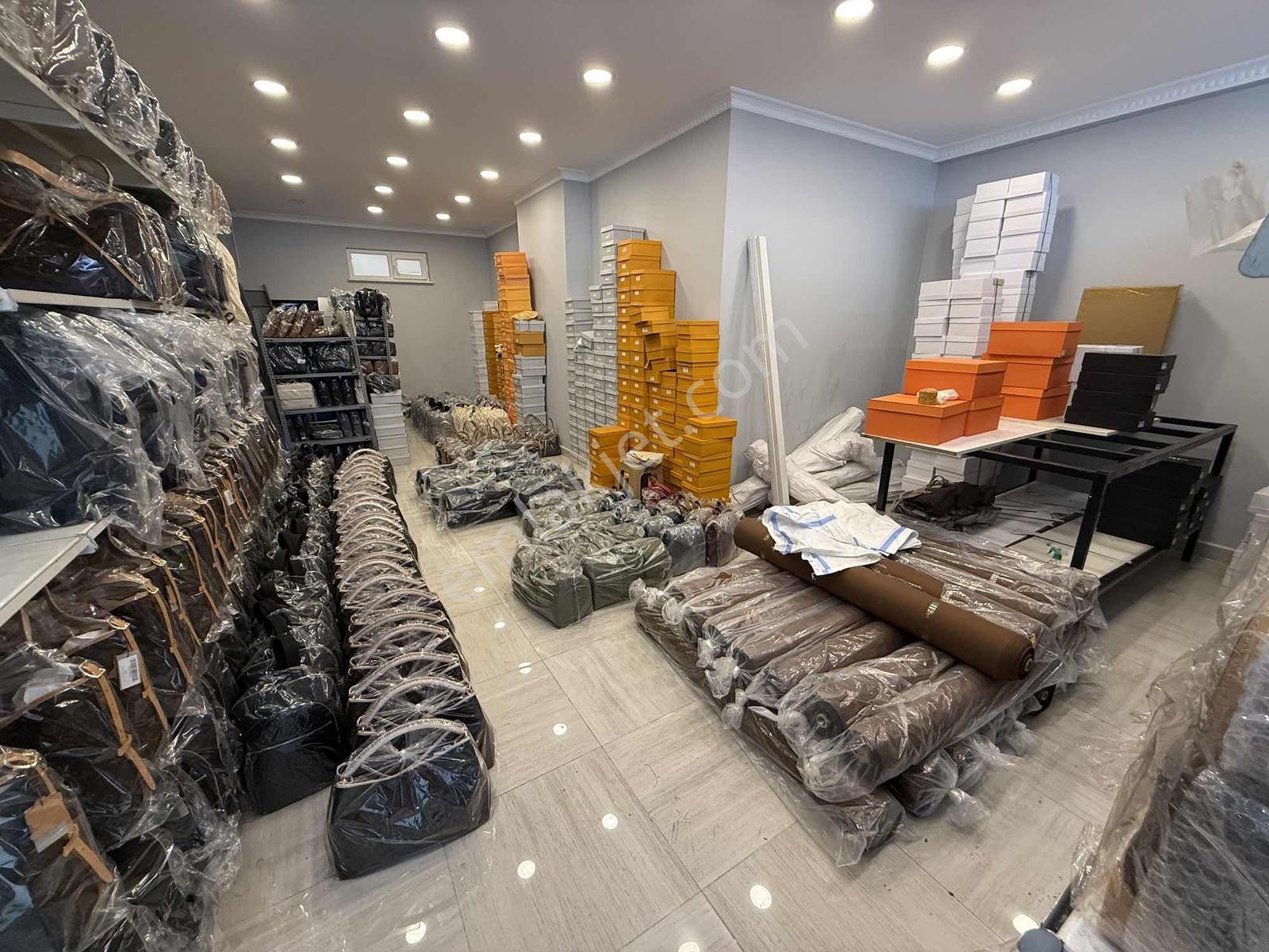 Tek Doğan'dan Veliefendide Satılık 5 Yıllık 2 Katlı Dükkan 140m2
