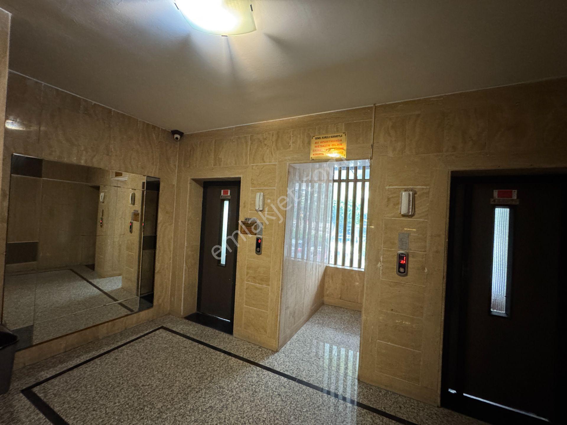 Gazipaşa Blv. 4+1 240 M2 Doğalgaz Kombili Bakımlı Kiralık Daire - Görsel 6