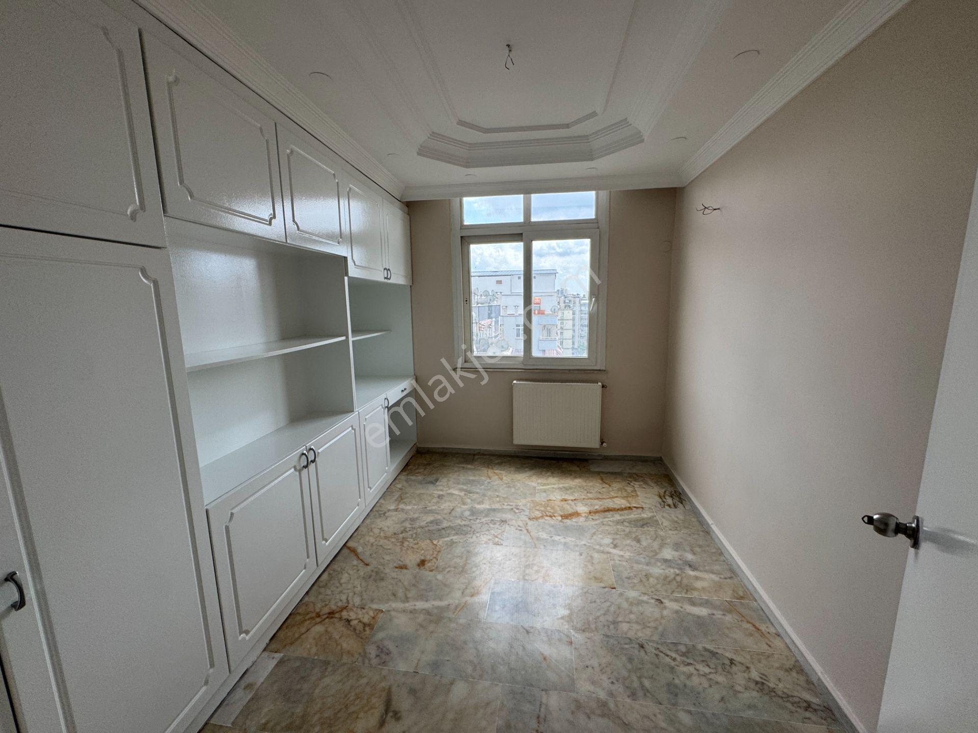 Gazipaşa Blv. 4+1 240 M2 Doğalgaz Kombili Bakımlı Kiralık Daire - Görsel 21