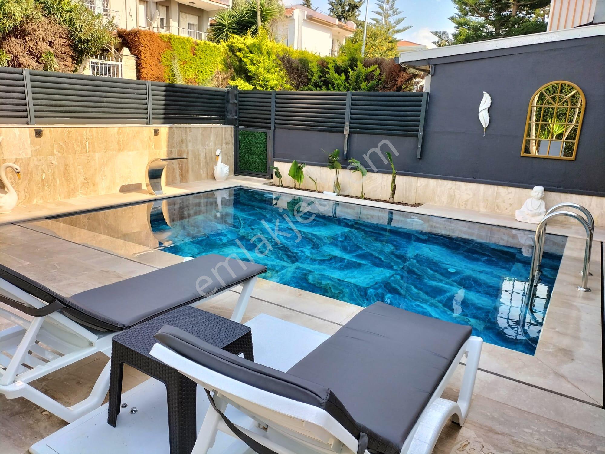 Alaçatı'da Kiralık Müstakil Havuzlu Villa - Görsel 23