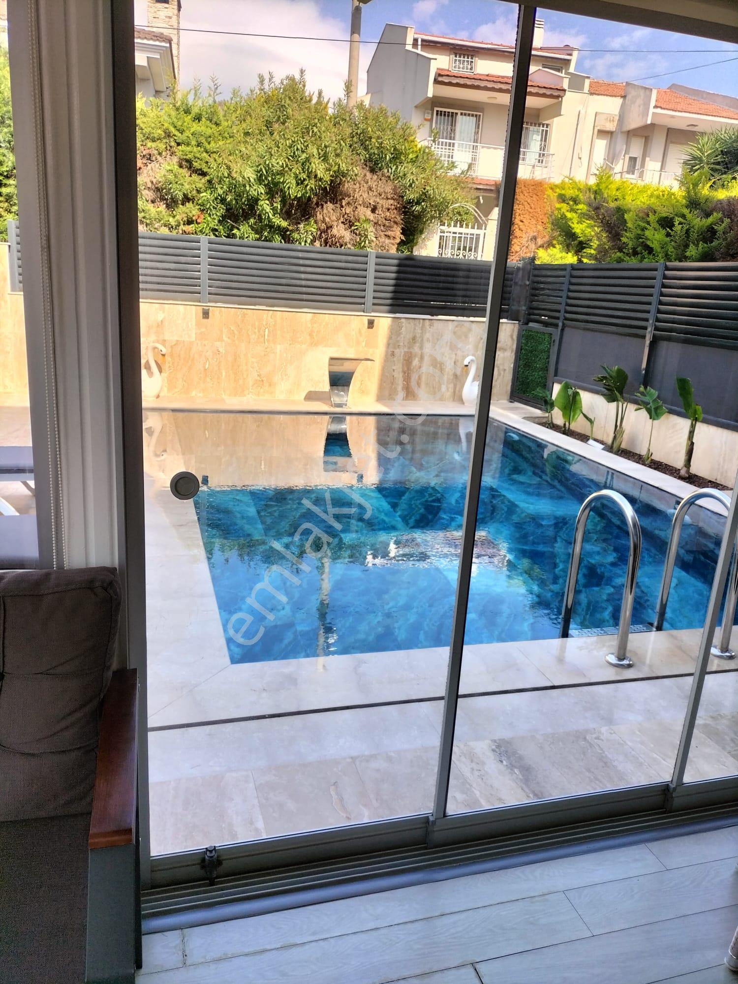 Alaçatı'da Kiralık Müstakil Havuzlu Villa - Görsel 24