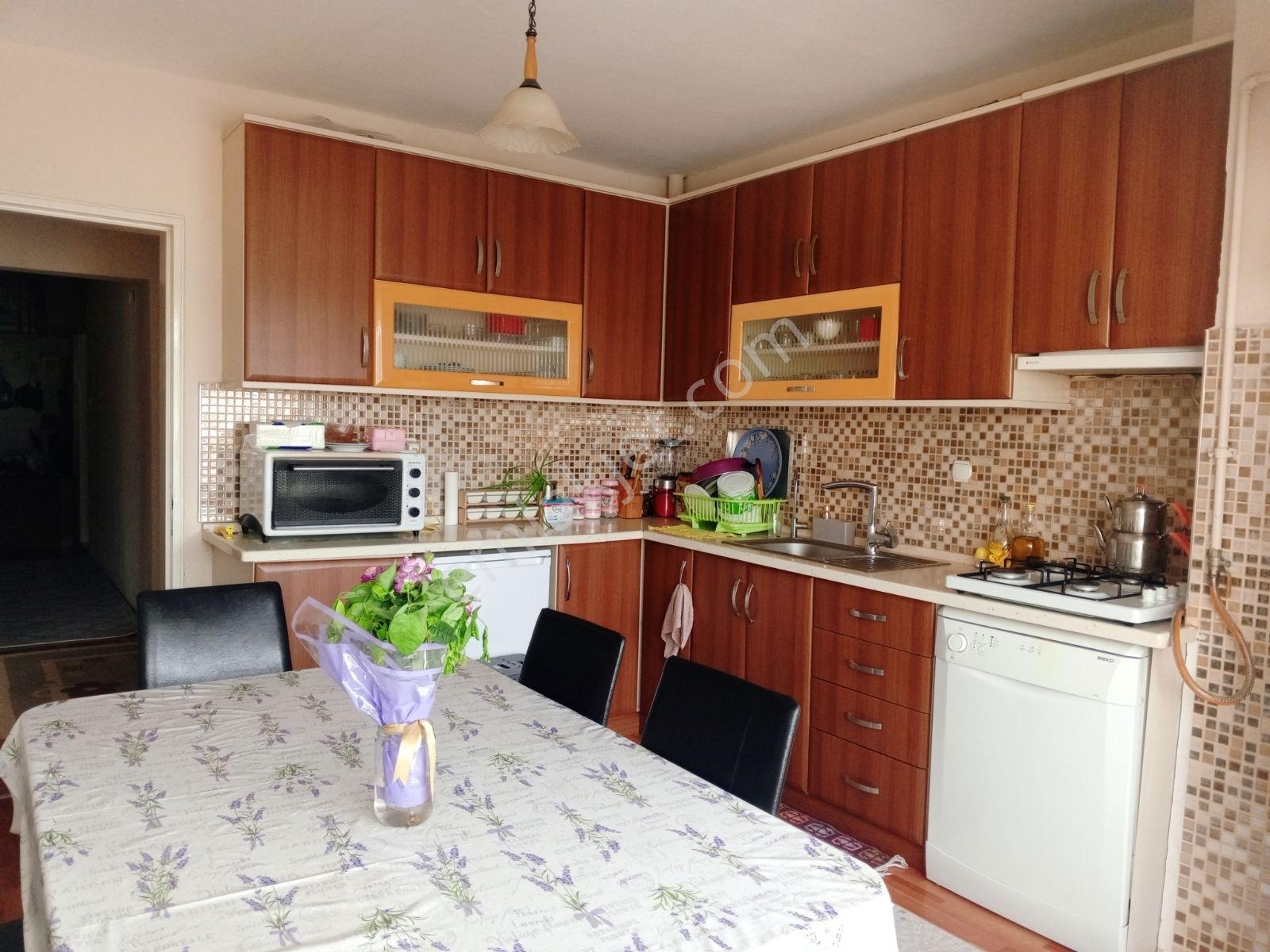 Altın Lokasyon! İzmir-aydın Asfaltı Dibi. Geniş 3+1 Satılık