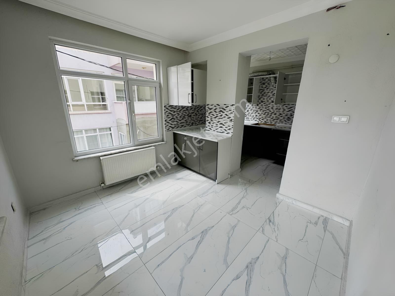 Adapazarı Çarşı Merkeze Yakın İçi Yenilenmiş Kiralık 2+1 Daire - Görsel 5