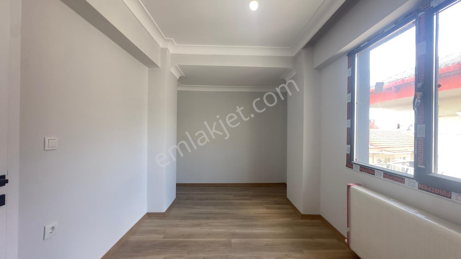 Başokur'dan Bahçelievler Siyavuşpaşa Mh. Yeni Binada 3+1 Satılık - Görsel 2
