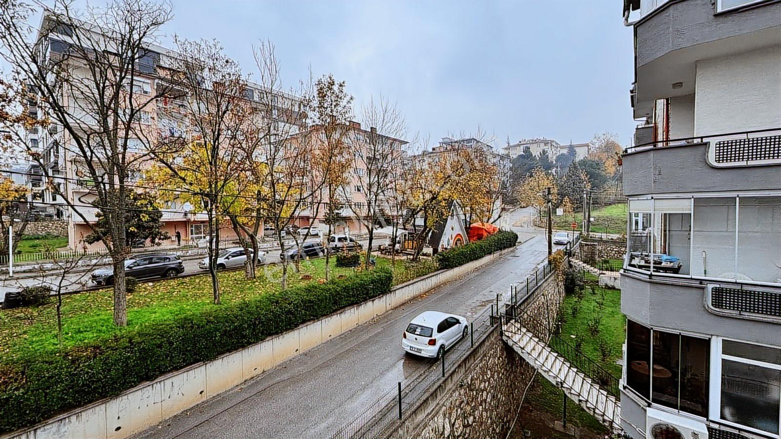 Beşevler Mahallesinde Arakat İçi Yenilenmiş 3+1 Daire - Görsel 20