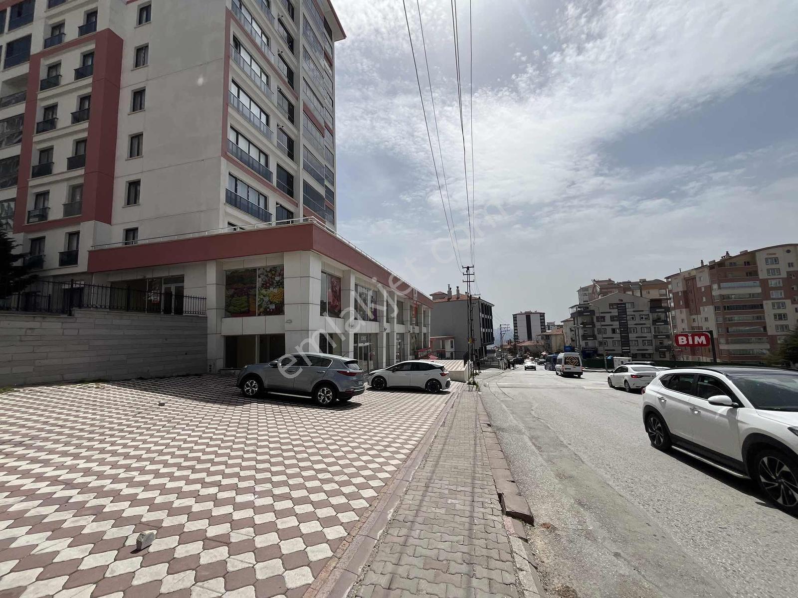 Şentepe Cadde Üzerinde 1'200 M2 İki Katlı Kiralık Dükkan .. - Görsel 13
