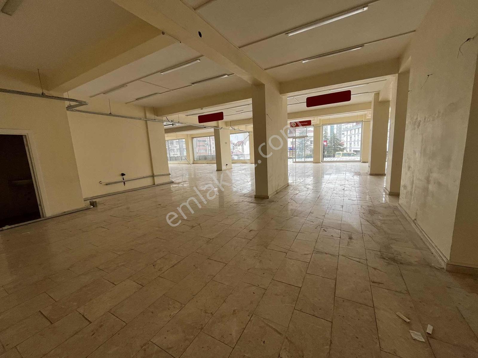 Şentepe Cadde Üzerinde 1'200 M2 İki Katlı Kiralık Dükkan .. - Görsel 8