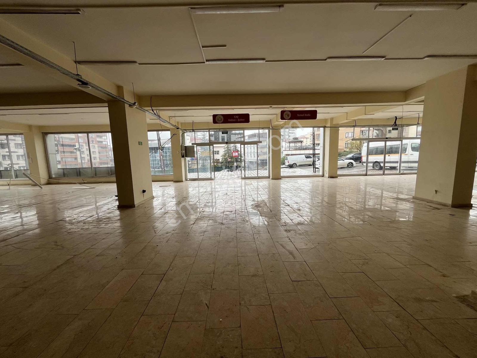 Şentepe Cadde Üzerinde 1'200 M2 İki Katlı Kiralık Dükkan .. - Görsel 4
