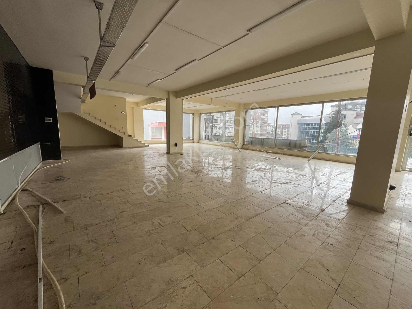 Şentepe Cadde Üzerinde 1'200 M2 İki Katlı Kiralık Dükkan .. - Görsel 10