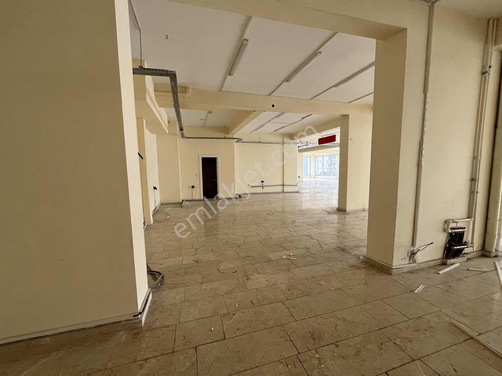 Şentepe Cadde Üzerinde 1'200 M2 İki Katlı Kiralık Dükkan .. - Görsel 2