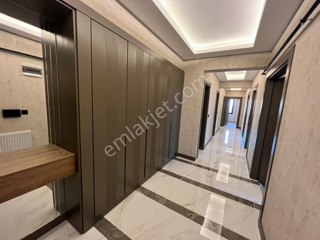 Mhr Grouptan Mehmetçikte Sitede Satılık 4 Odalı Daire